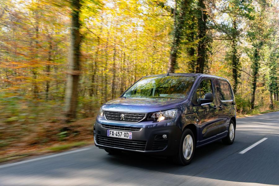  Peugeot Partner 2018 года  (WW) (фото 6 из 20)
